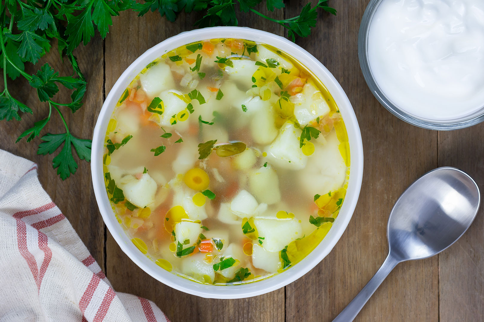 Karalábéleves sajtgombóccal